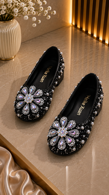 Ballerines Scintillantes Fleur Perles & Strass Fille – Noir, Blanc, Rose, Doré