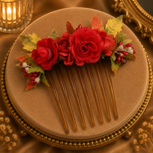 Peigne coiffure roses rouges feuillage automnal baies rouges pour mariage