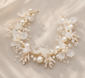 Headband Fleurs Ivoire Perles et Feuilles Strass Dorées Mariage