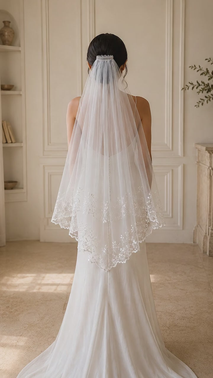 Voile de mariée court dentelle brodée 2 niveaux